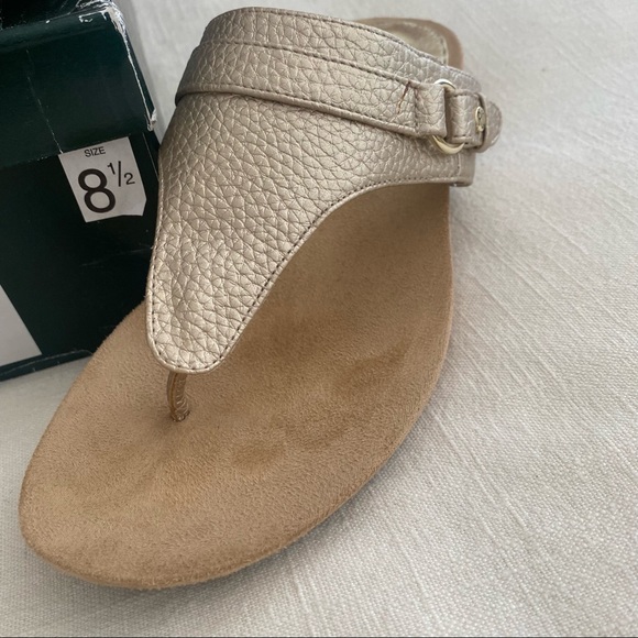 Ralph Lauren gold textured sandals - Picture 6 of 6